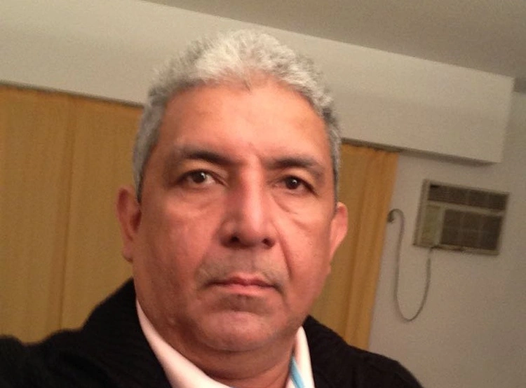 Karine Araruna apura contrato da Prefeitura de Santana do Piauí com o escritório R. B. Souza Ramos. MP cita prejuízo; defesa fala em inexigibilidade e sentença.